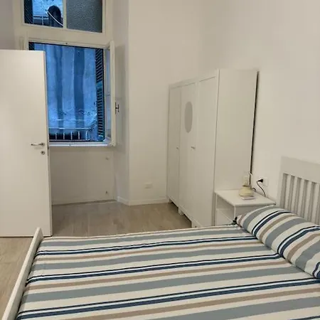 Cinque Lampadi Acquario * 제노바