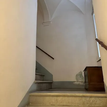 Cinque Lampadi Acquario 아파트