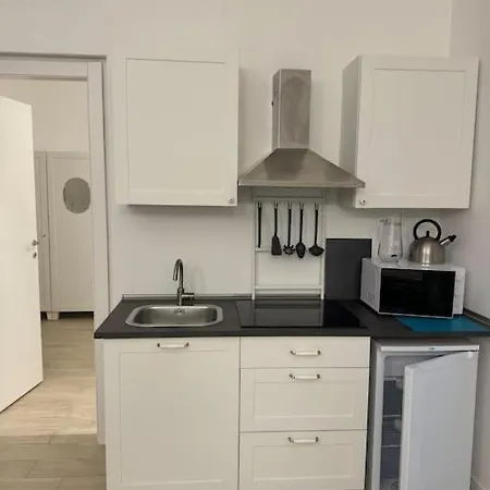 Cinque Lampadi Acquario 아파트 *