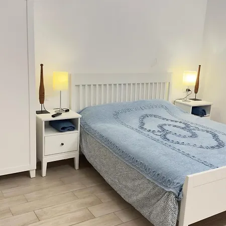 Cinque Lampadi Acquario Appartamento